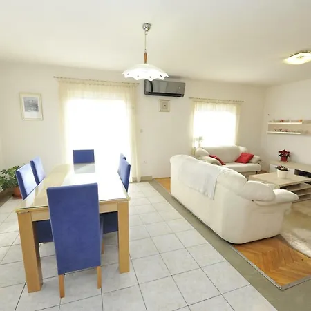 Апартаменты Vlatka Сплит